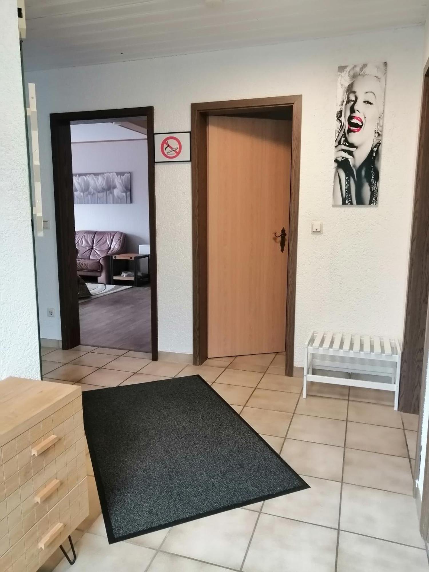 Haus Mohr - Ferienwohnung Im Taunus Weilmunster エクステリア 写真